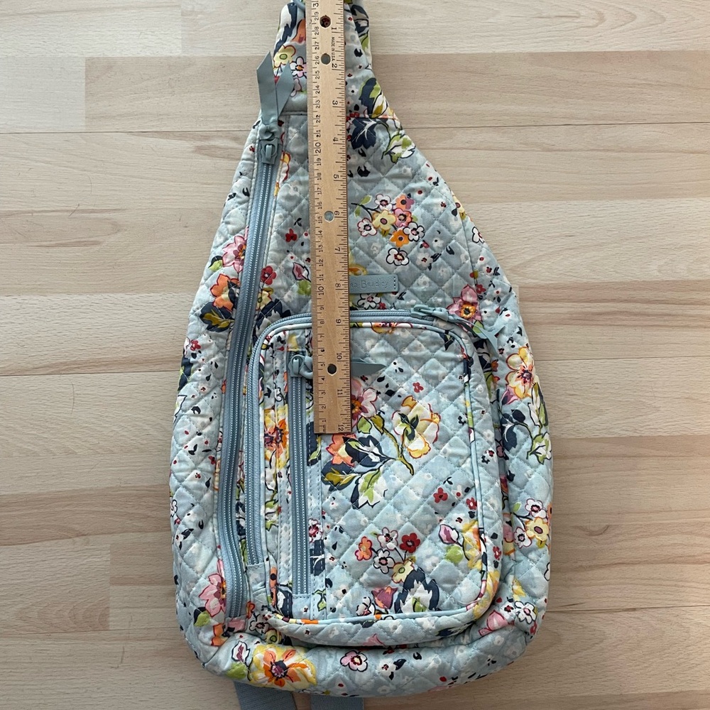 Vera Bradley Large Sling in Floating Gardens - Excellent Gently Used Condition! - Picture 3 of 11